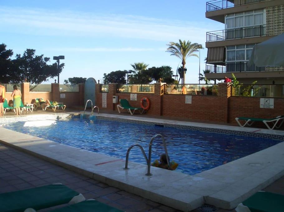 Seafront Apartment With Open-Air Heated Pool Fuengirola Exterior photo